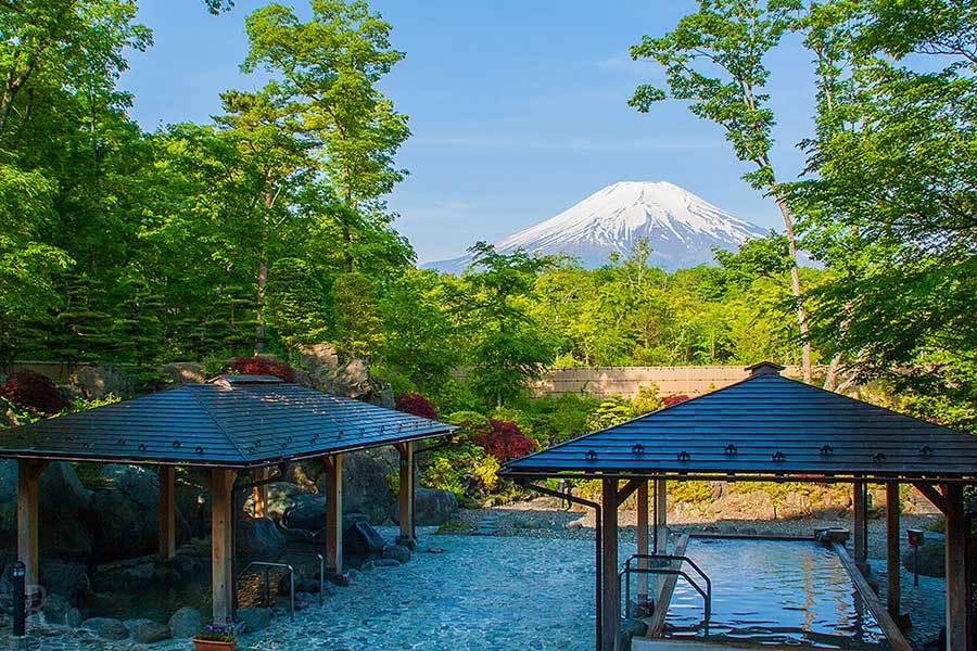 You can enjoy private glamping watching a view of Mt. Fuji