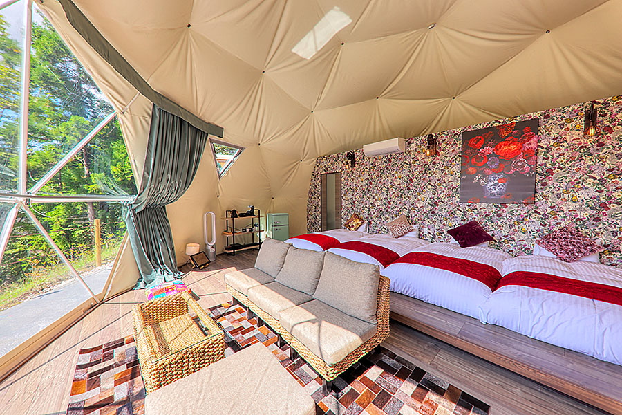 You can choose 2 types of room